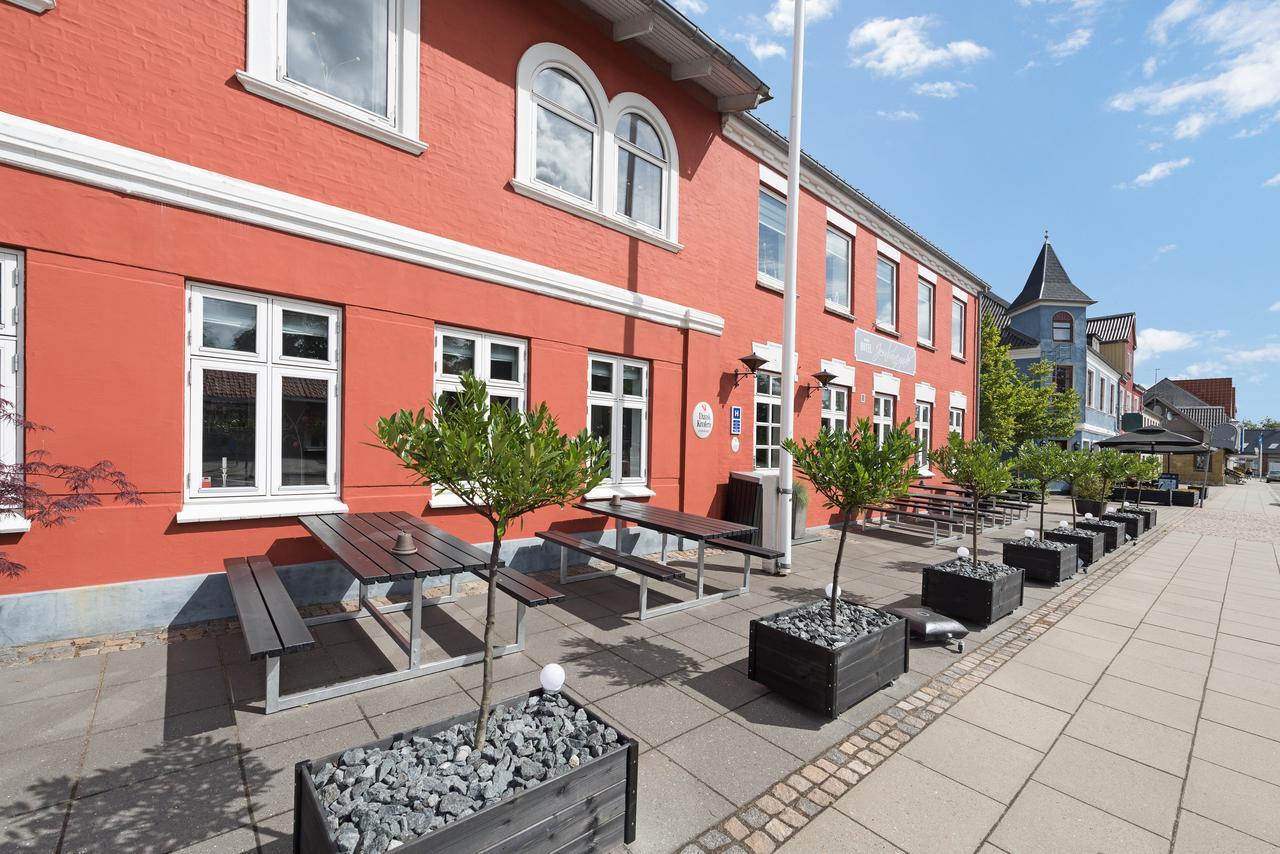 Hotel Jernbanegade Kibæk Екстериор снимка